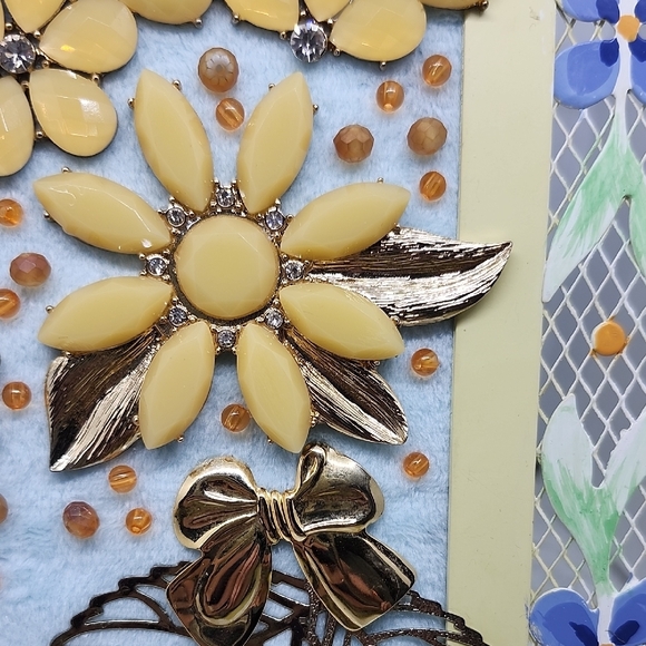 Floral Mixed Media Jewerly Art - Picture 9 of 11